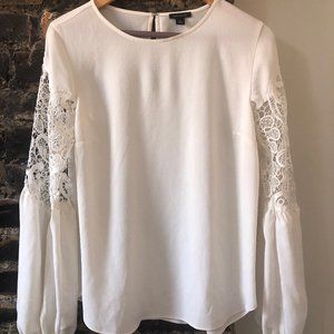 Ann Taylor White Blouse with Lace Sleeve (XS)